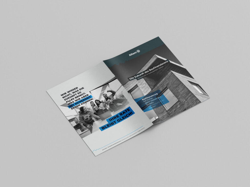 Aufgeschlagene Broschüre mit Handwerksfotos, Mockup – Grafikdesign von Marco Pendt